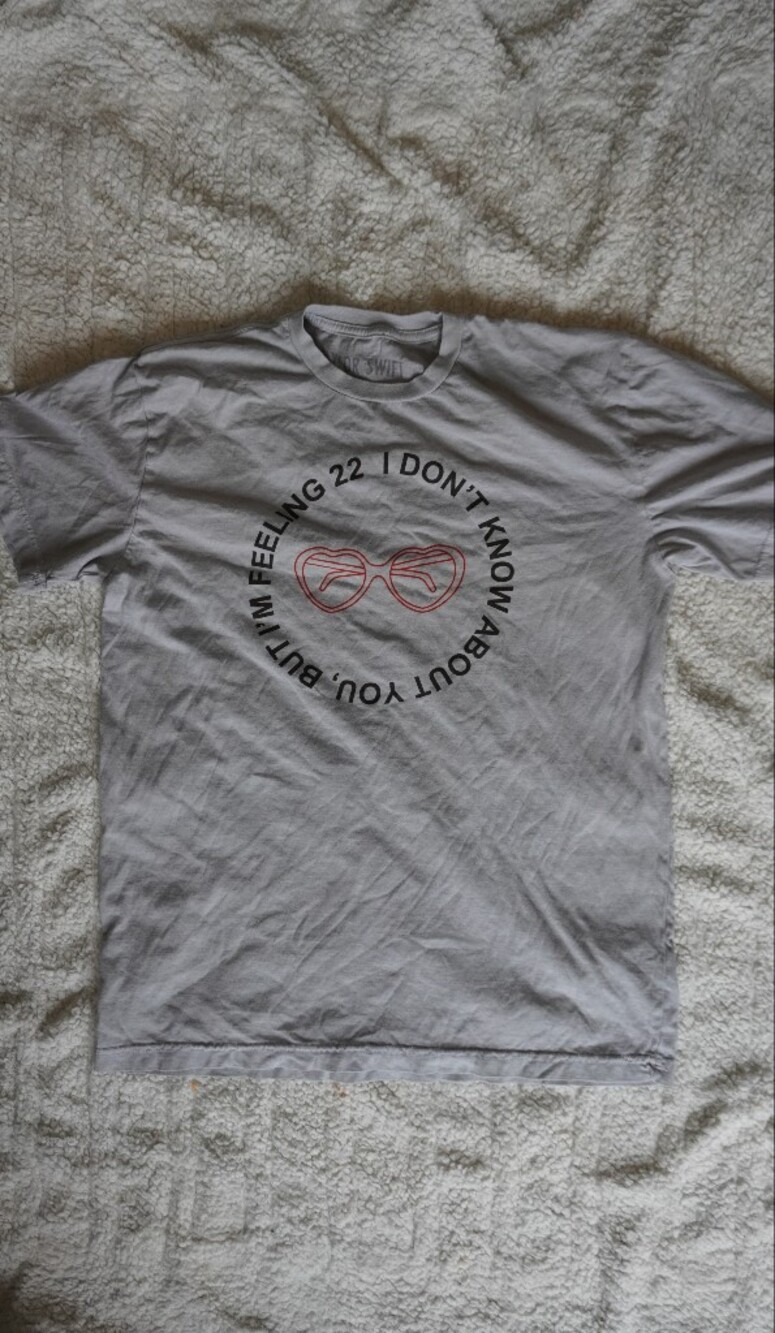 Official Taylor Swift Red Era "22" Graphic T-Shirt | Gray Size Large